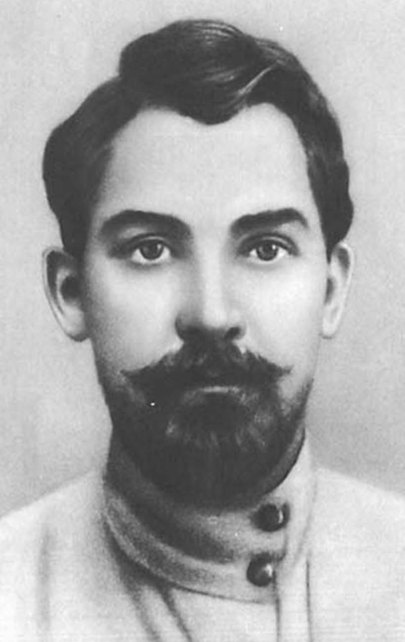 В Киеве демонтируют памятник Щорсу. Кто он и почему ему не место в Украине